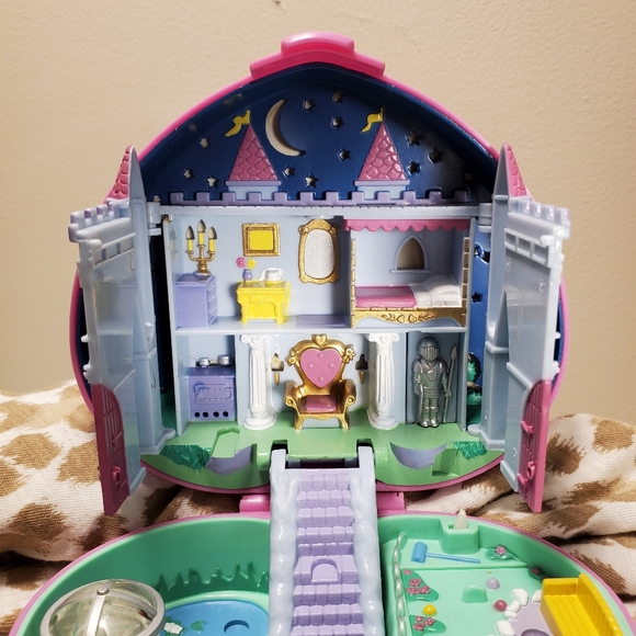 Polly Pocket Starlight Castle 1992 - Working Lights - Picture 2 of 13